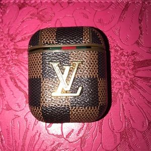 I’m selling an AirPod case